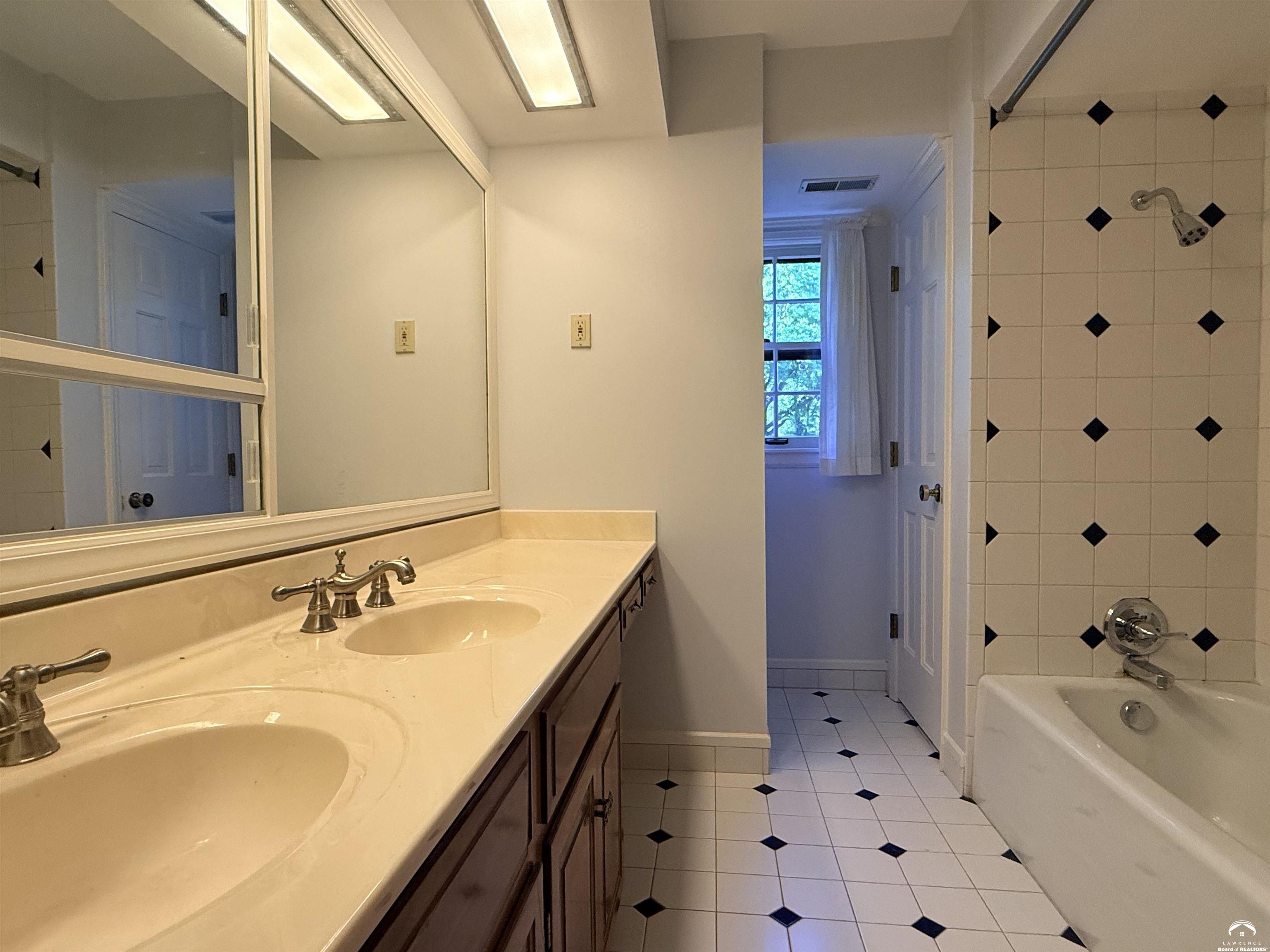 2806 Schwarz Road Lawrence, KS 66049 - Photo 49 of 72