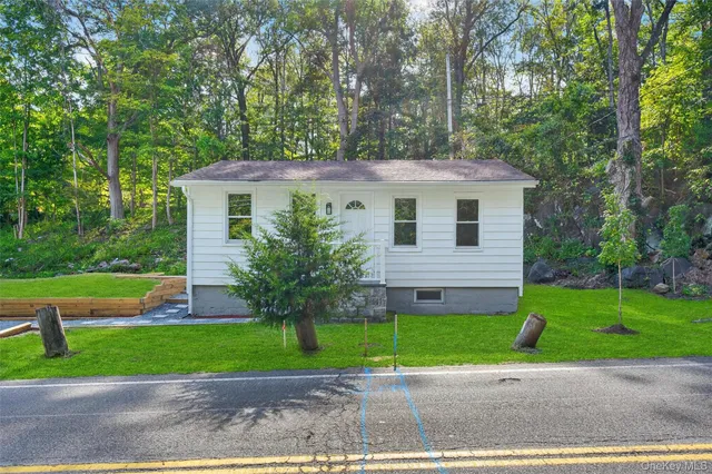 $3,000 | 2091 Maple Avenue, Cortlandt Manor, NY 10567