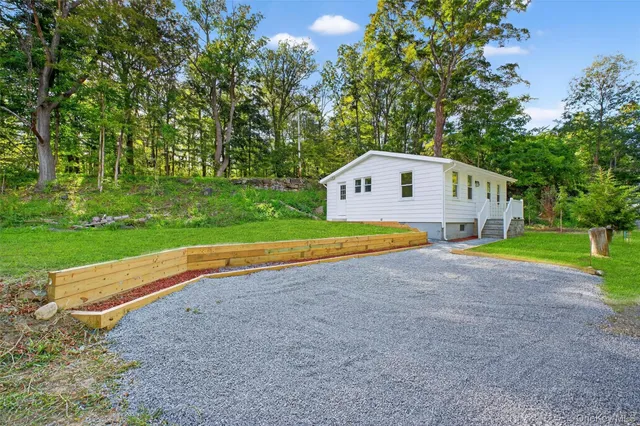 $3,000 | 2091 Maple Avenue, Cortlandt Manor, NY 10567