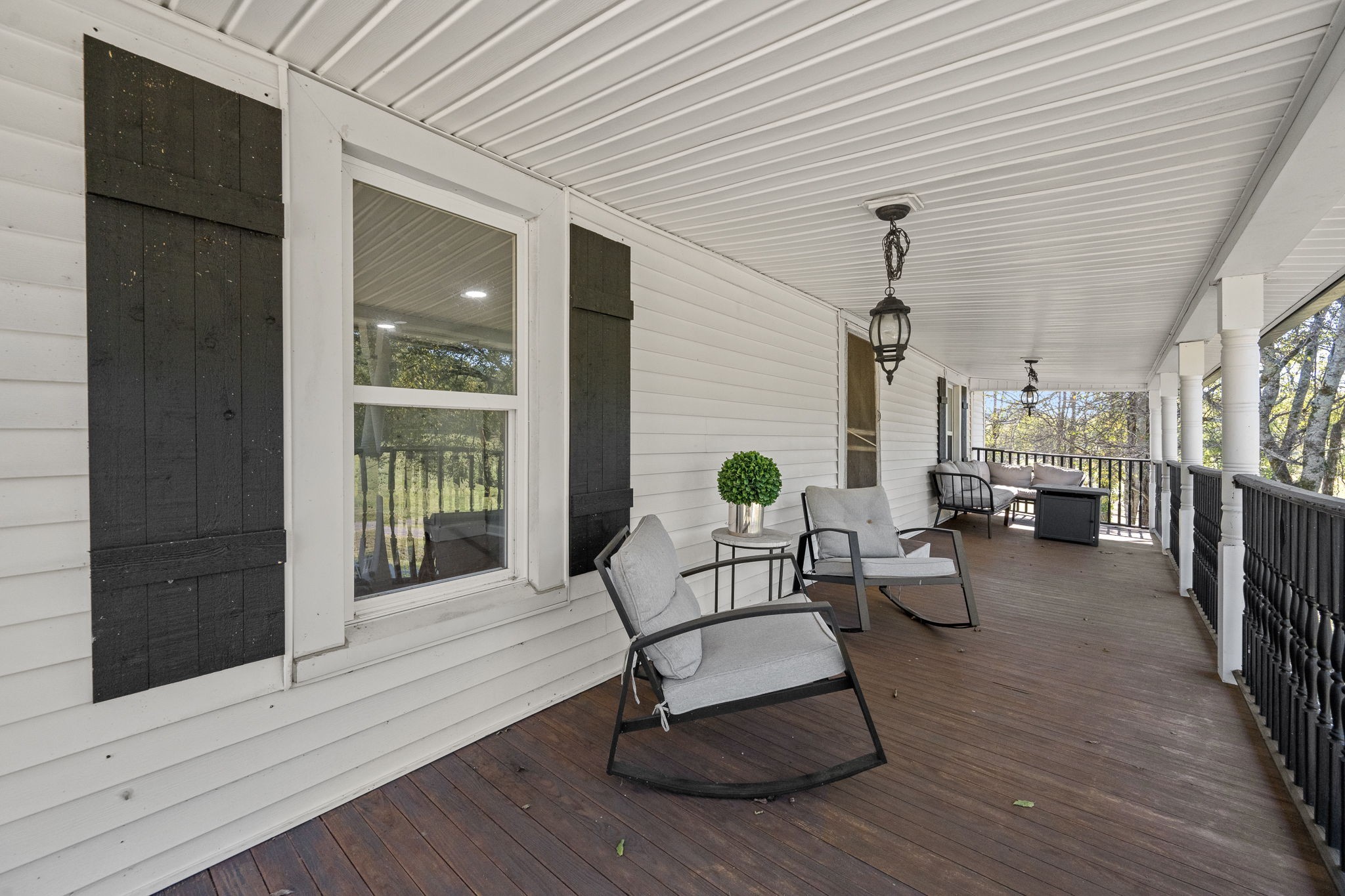 2180 Polly Adams Road Petersburg, TN 37144 - Photo 33 of 57 a sitting area with furniture and wooden floor