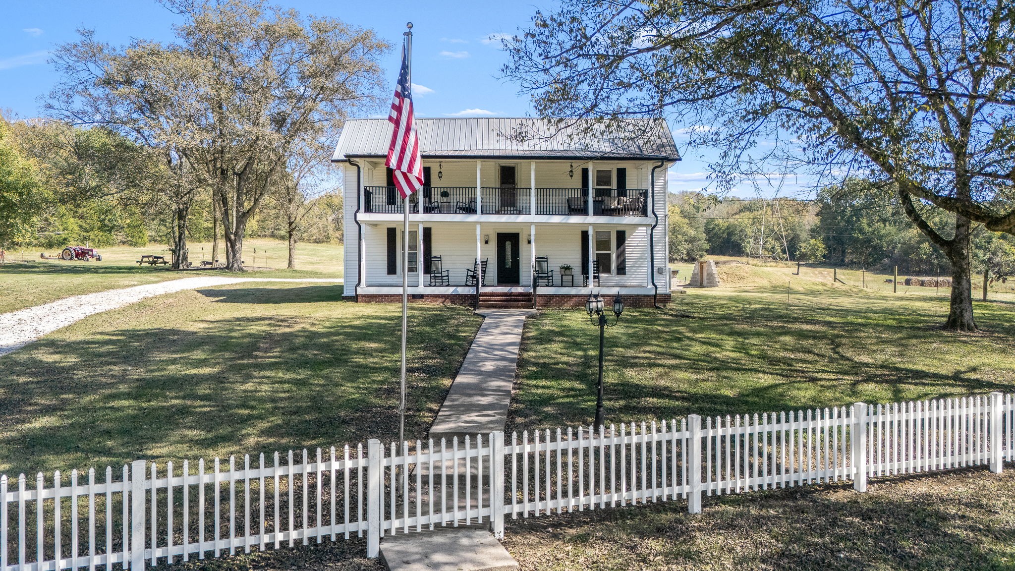 2180 Polly Adams Road Petersburg, TN 37144 - Photo 4 of 57 a front view of a house with a yard