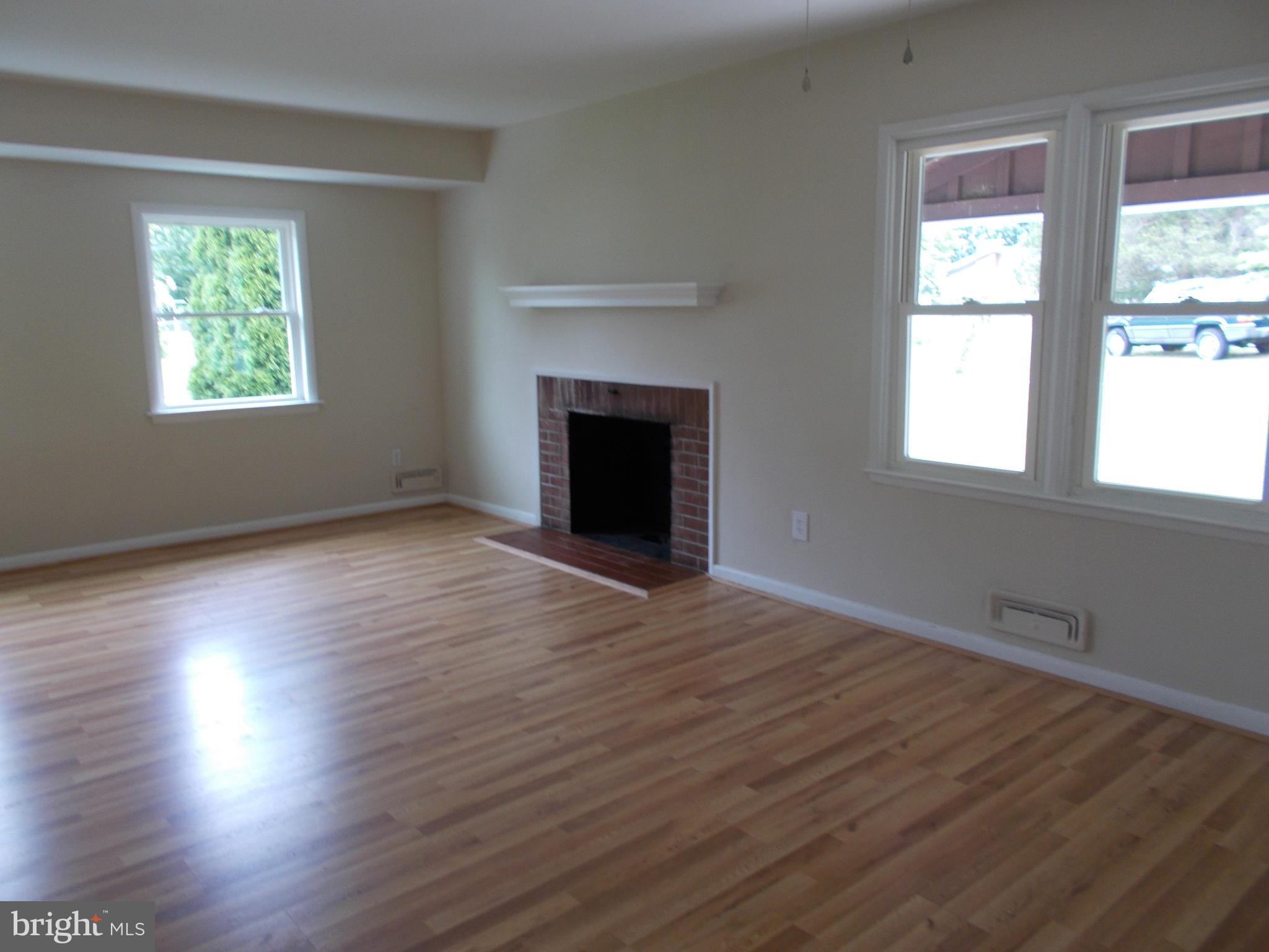 17709 Winterberry Road Hagerstown, MD 21740 - Photo 11 of 17 Dining area and living room