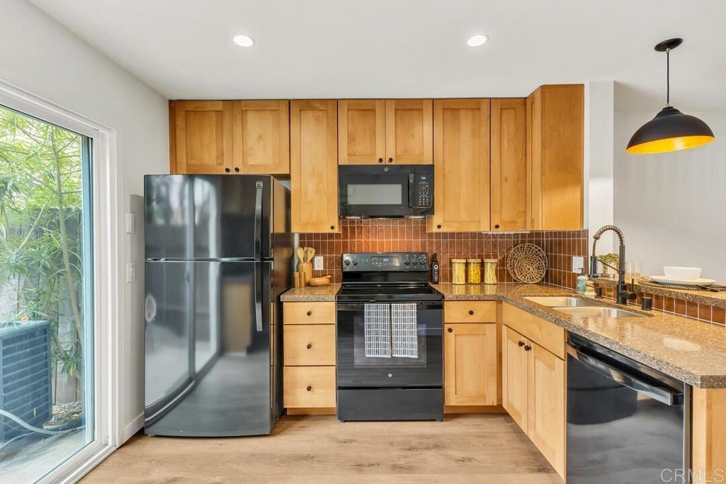 10185 Peaceful Court Santee, CA 92071 - Photo 6 of 28