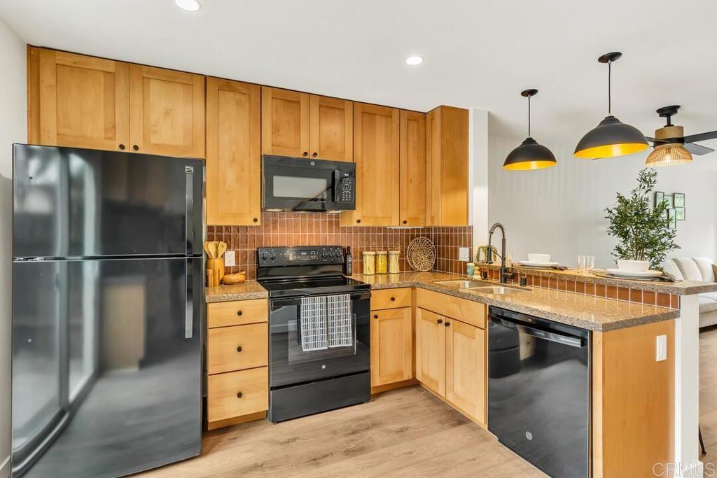 10185 Peaceful Court Santee, CA 92071 - Photo 7 of 28