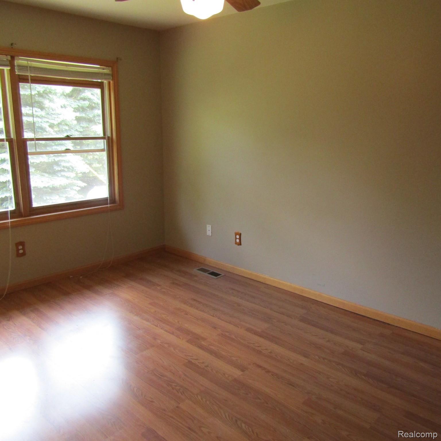 1699 Dutcher Road Howell, MI 48843 - Photo 13 of 38 IMG_0662.JPG