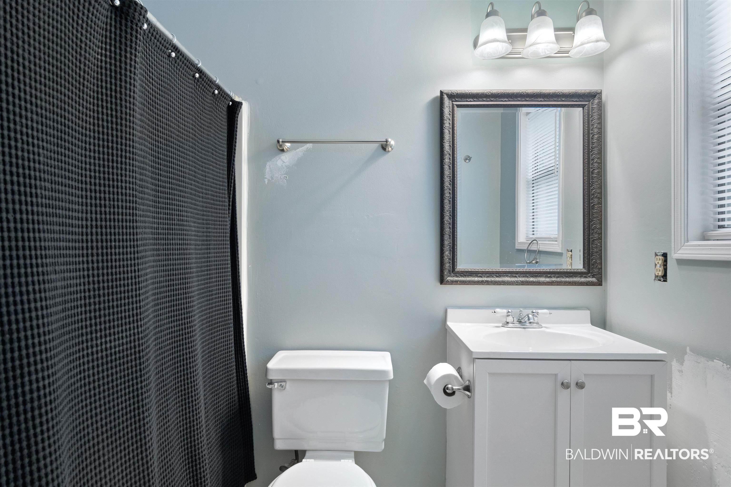 105 Everade Circle Daphne, AL 36526 - Photo 32 of 35 Garage Apartment Bathroom