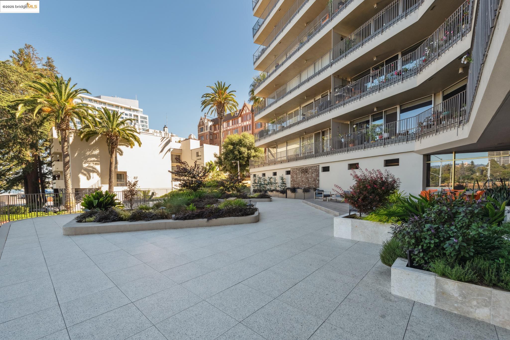 177 19th Street, Unit 5A Oakland, CA 94612 - Photo 40 of 49 a view of a building