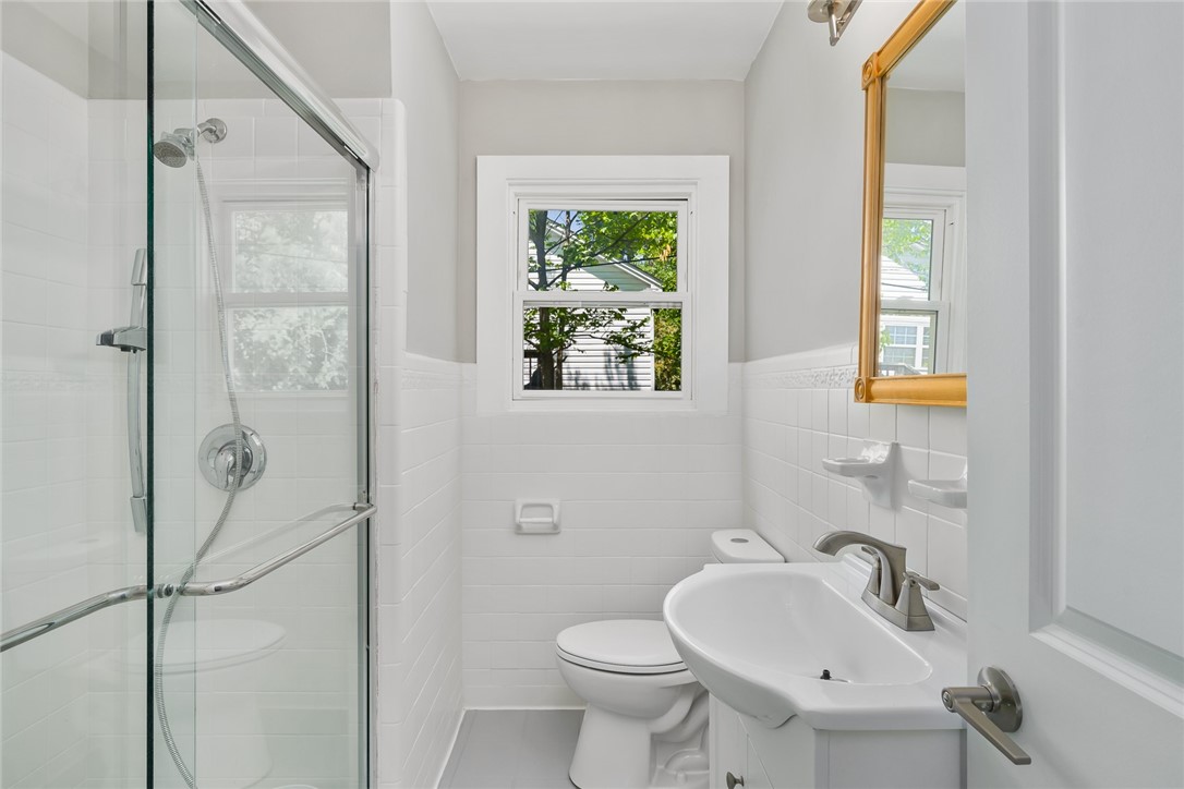 2712 Lane Avenue Anderson, SC 29621 - Photo 18 of 23 Hall Bath