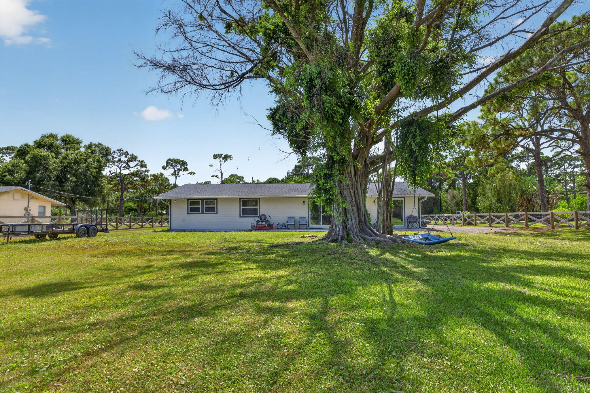 5912 Pinetree Drive Fort Pierce, FL 34982 - Photo 5 of 40 41-web-or-mls-3A5A1426