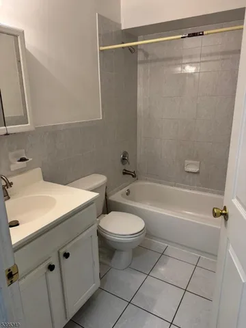 $1,975 | 221 Rose Street, Newark, NJ 07108