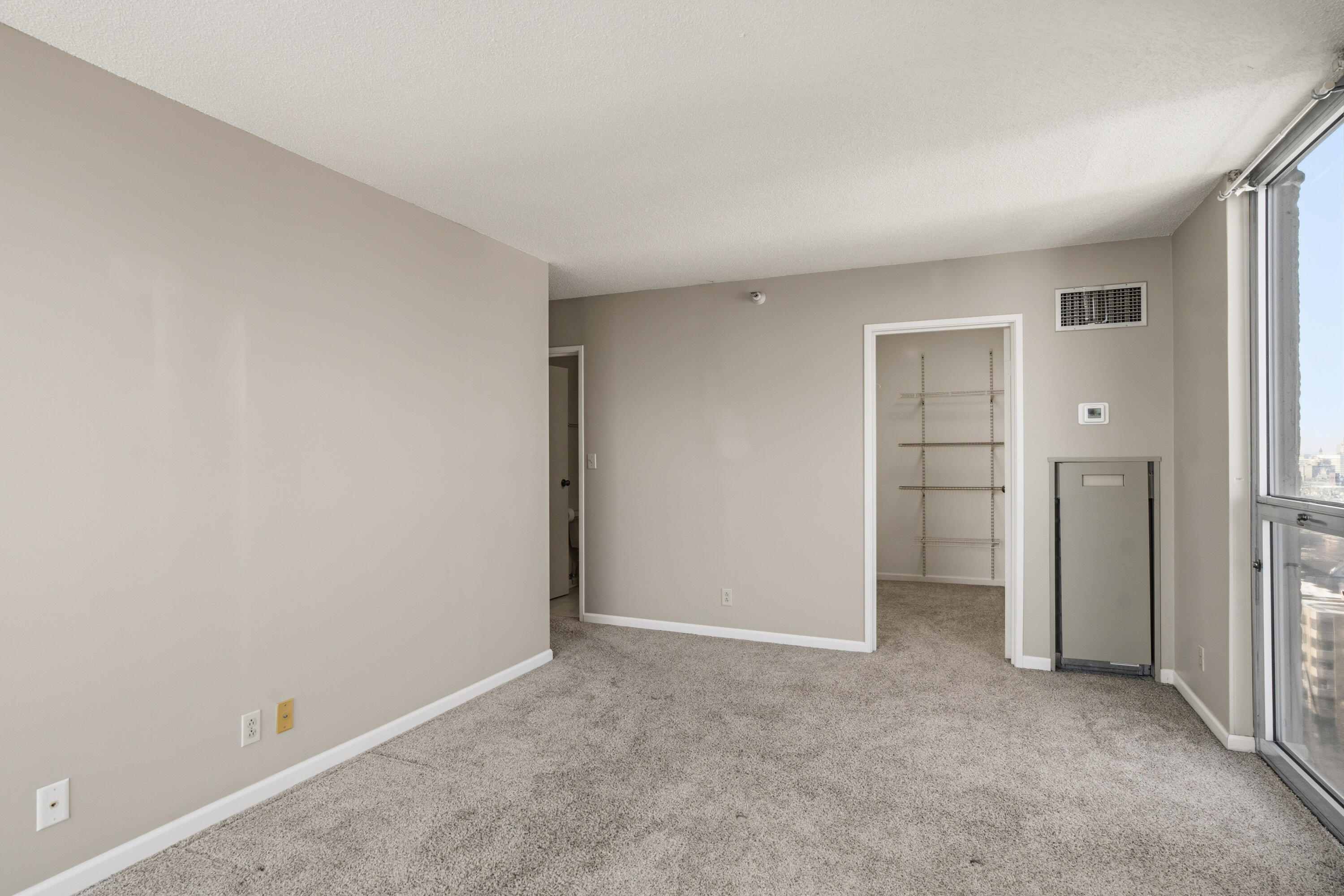 1660 North Prospect Avenue, Unit 2002 Milwaukee, WI 53202 - Photo 21 of 35 Primary Bedro