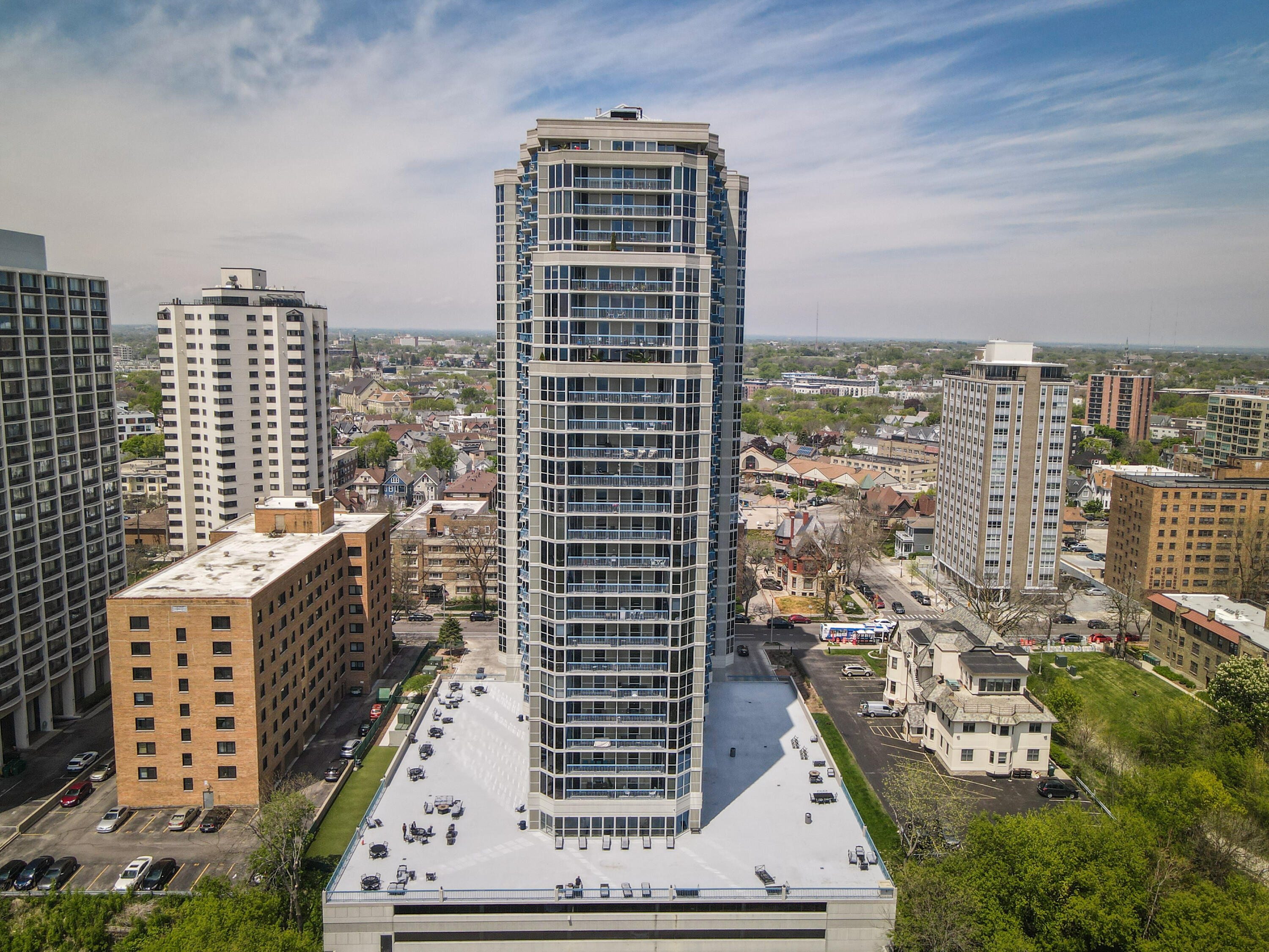 1660 North Prospect Avenue, Unit 2002 Milwaukee, WI 53202 - Photo 33 of 35 DJI_0003