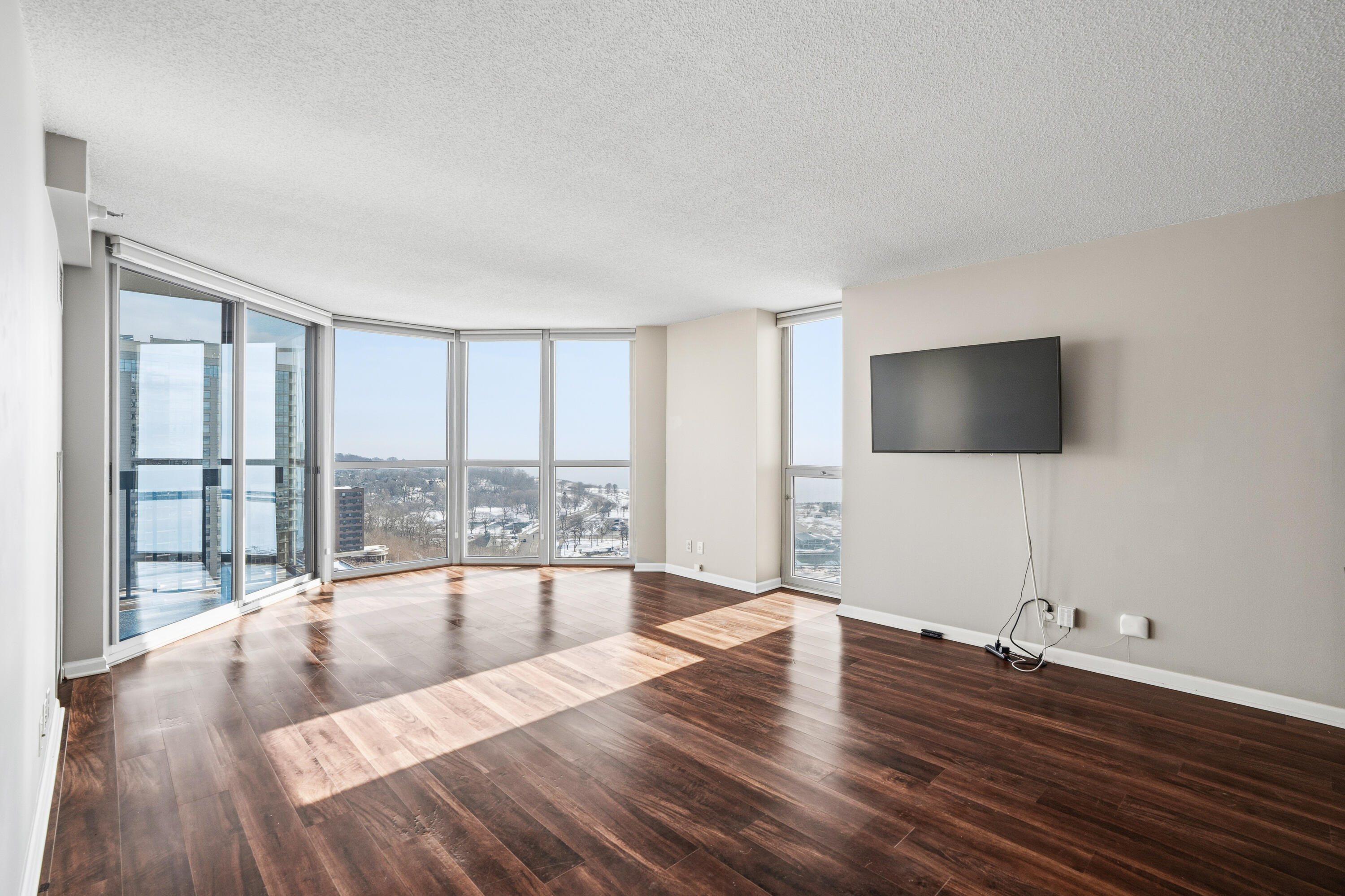 1660 North Prospect Avenue, Unit 2002 Milwaukee, WI 53202 - Photo 7 of 35 Panoramic Views
