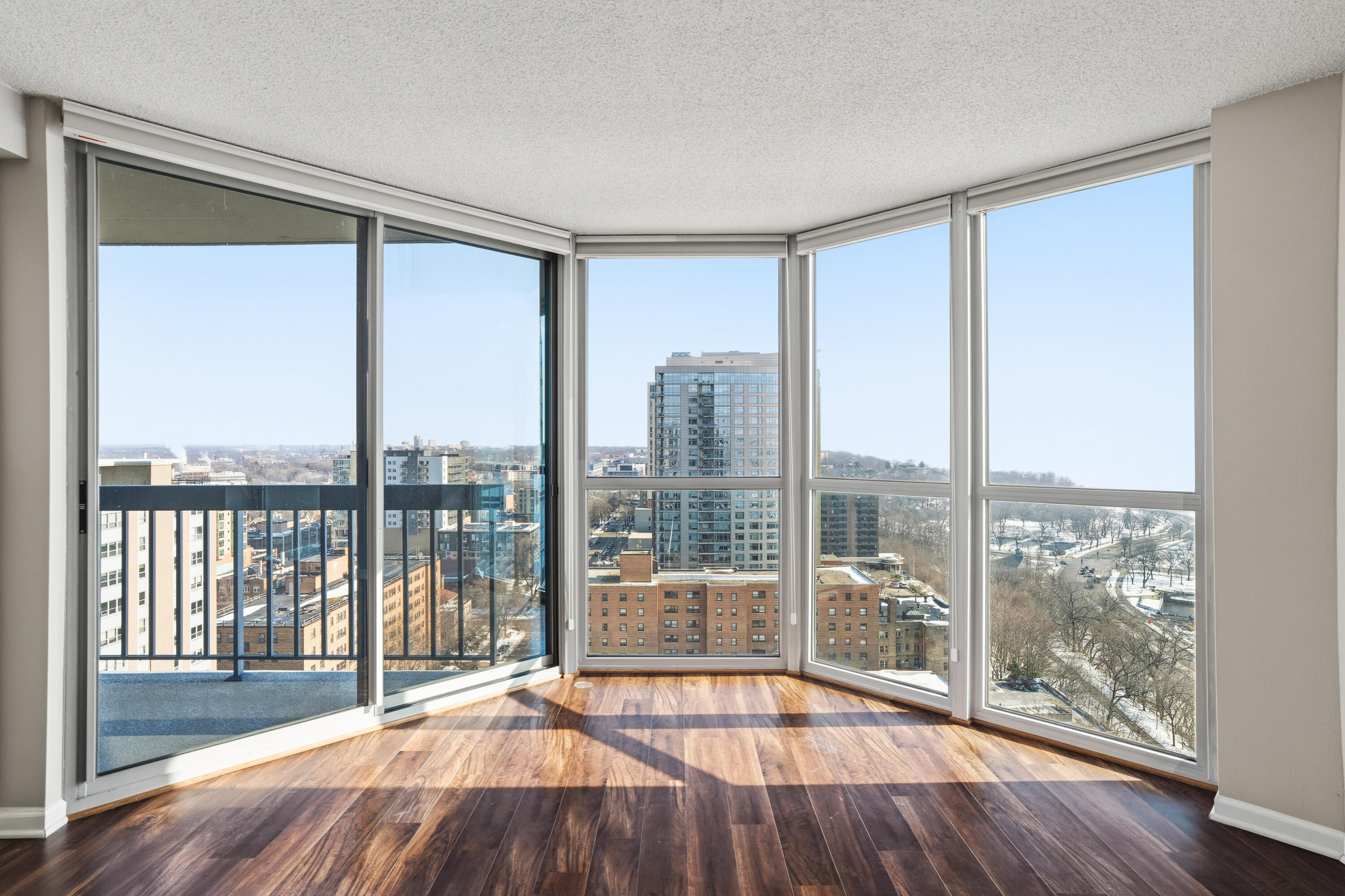 1660 North Prospect Avenue, Unit 2002 Milwaukee, WI 53202 - Photo 10 of 35 Floor to Ceiling Windows