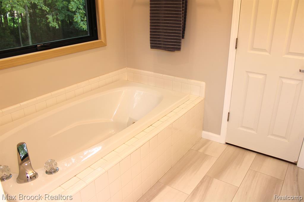 1677 Gilsam Avenue Rochester Hills, MI 48309 - Photo 45 of 57