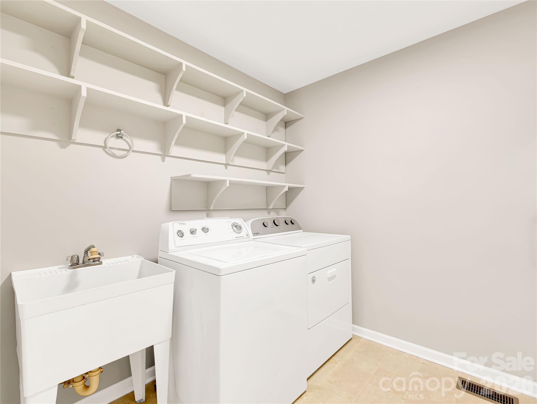 1249 Melvin Hill Road Campobello, SC 29322 - Photo 27 of 41 a utility room with dryer and washer
