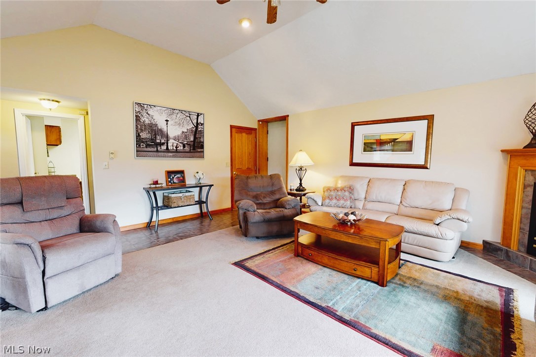 10886 Prouty Road Painesville, OH 44077 - Photo 15 of 22 Great Room2
