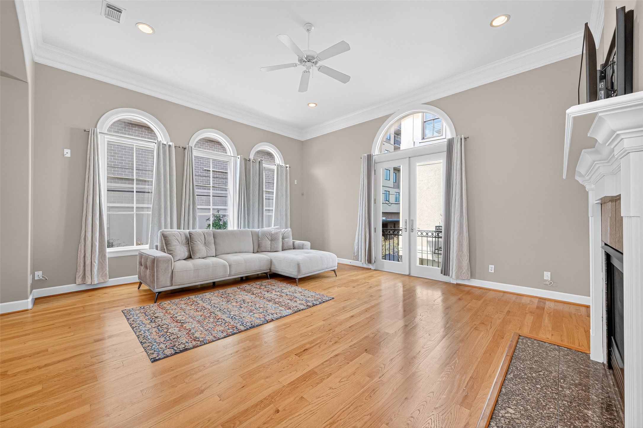 2624 Helena Street Houston, TX 77006 - Photo 9 of 33 a living room with furniture and a window