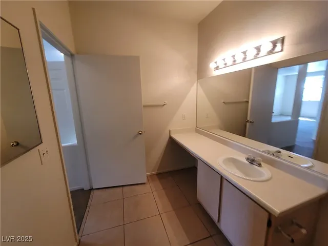 $900 | 7413 West Russell Road, Unit 107, Las Vegas, NV 89113