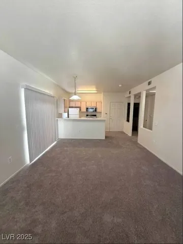 $900 | 7413 West Russell Road, Unit 107, Las Vegas, NV 89113