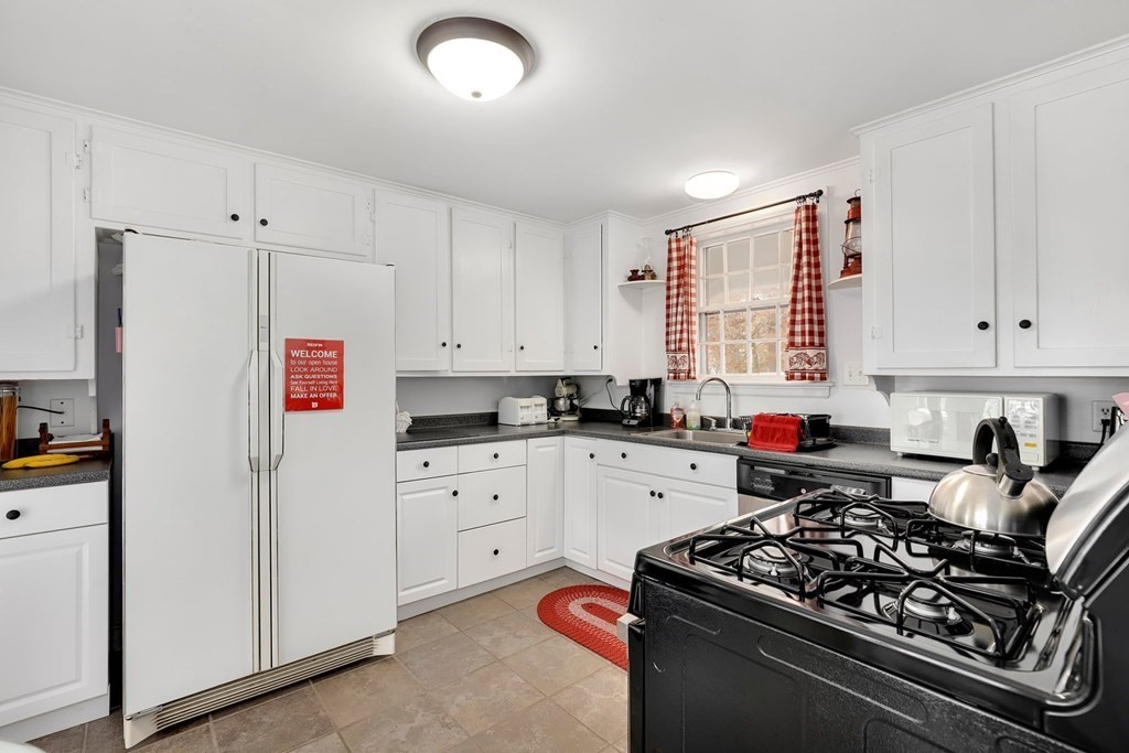 1 Ware Lane Marblehead, MA 01945 - Photo 10 of 36