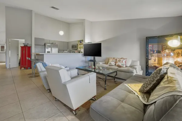 $330,000 | 41022 Woodhaven Drive East, Palm Desert, CA 92211