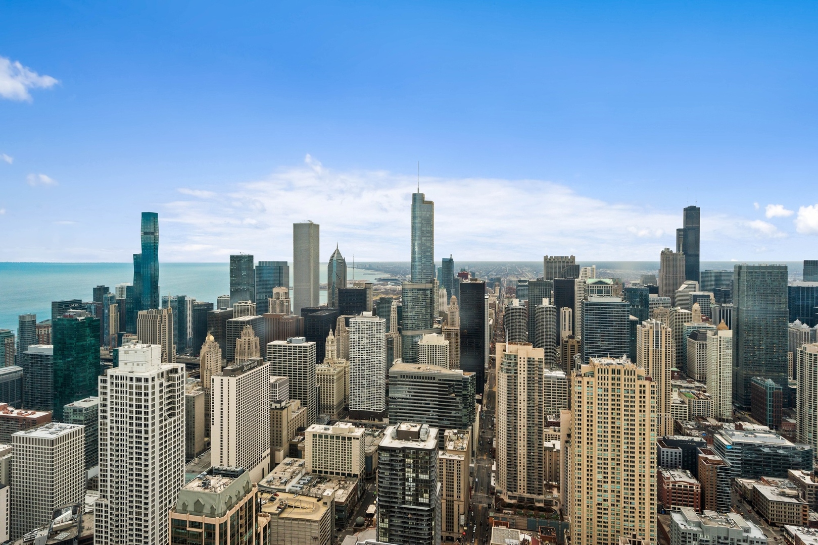 14 West Superior Street, Unit 7100 Chicago, IL 60654 - Photo 34 of 50 a picture of city view