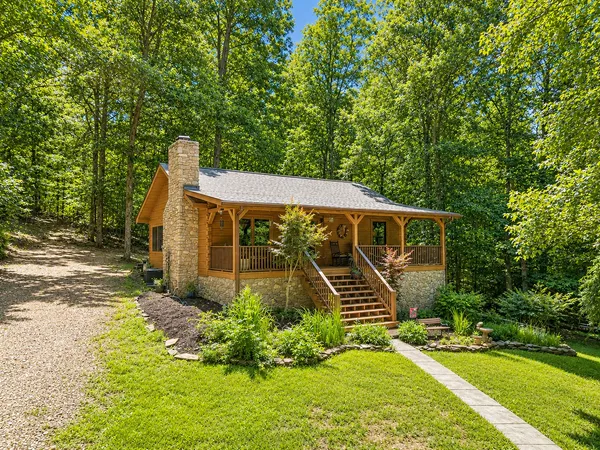 $450,000 | 5833 Dewey Carr Road, Bethpage, TN 37022