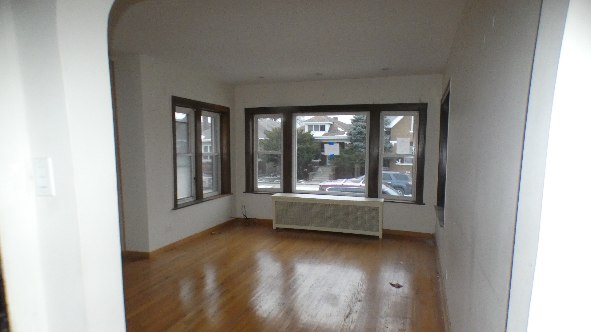 8133 South Loomis Boulevard Chicago, IL 60620 - Photo 3 of 32 a room with window