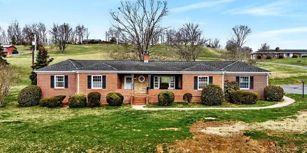 $415,000 | 11 Avalon Lane, Lexington, VA 24450