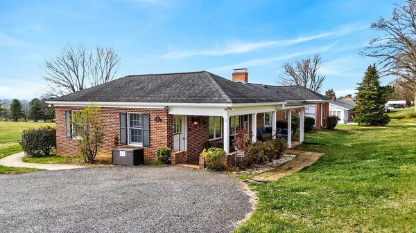 $415,000 | 11 Avalon Lane, Lexington, VA 24450