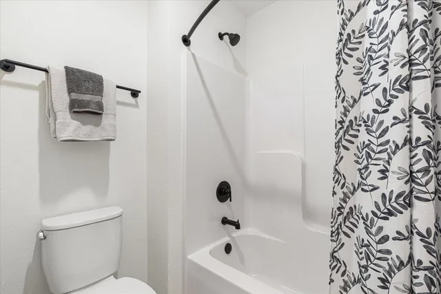 $726,900 | W251-n2367 Valleyview Circle, Pewaukee, WI 53072