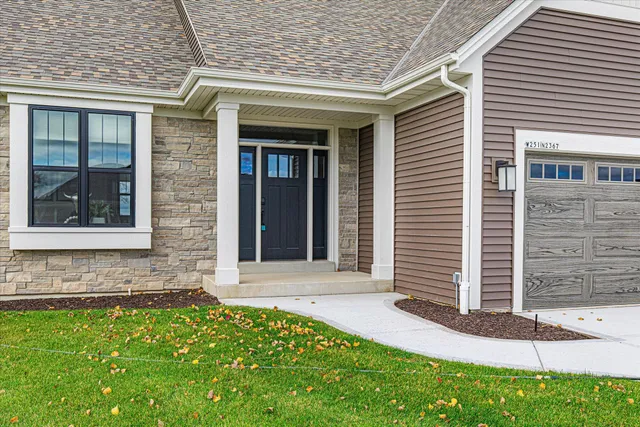 $726,900 | W251-n2367 Valleyview Circle, Pewaukee, WI 53072