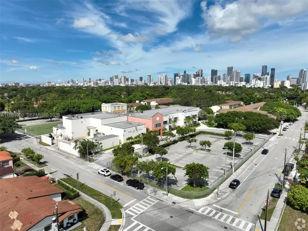 $6,000 | 1668 Southwest 20th Street, Unit 2, Miami, FL 33145