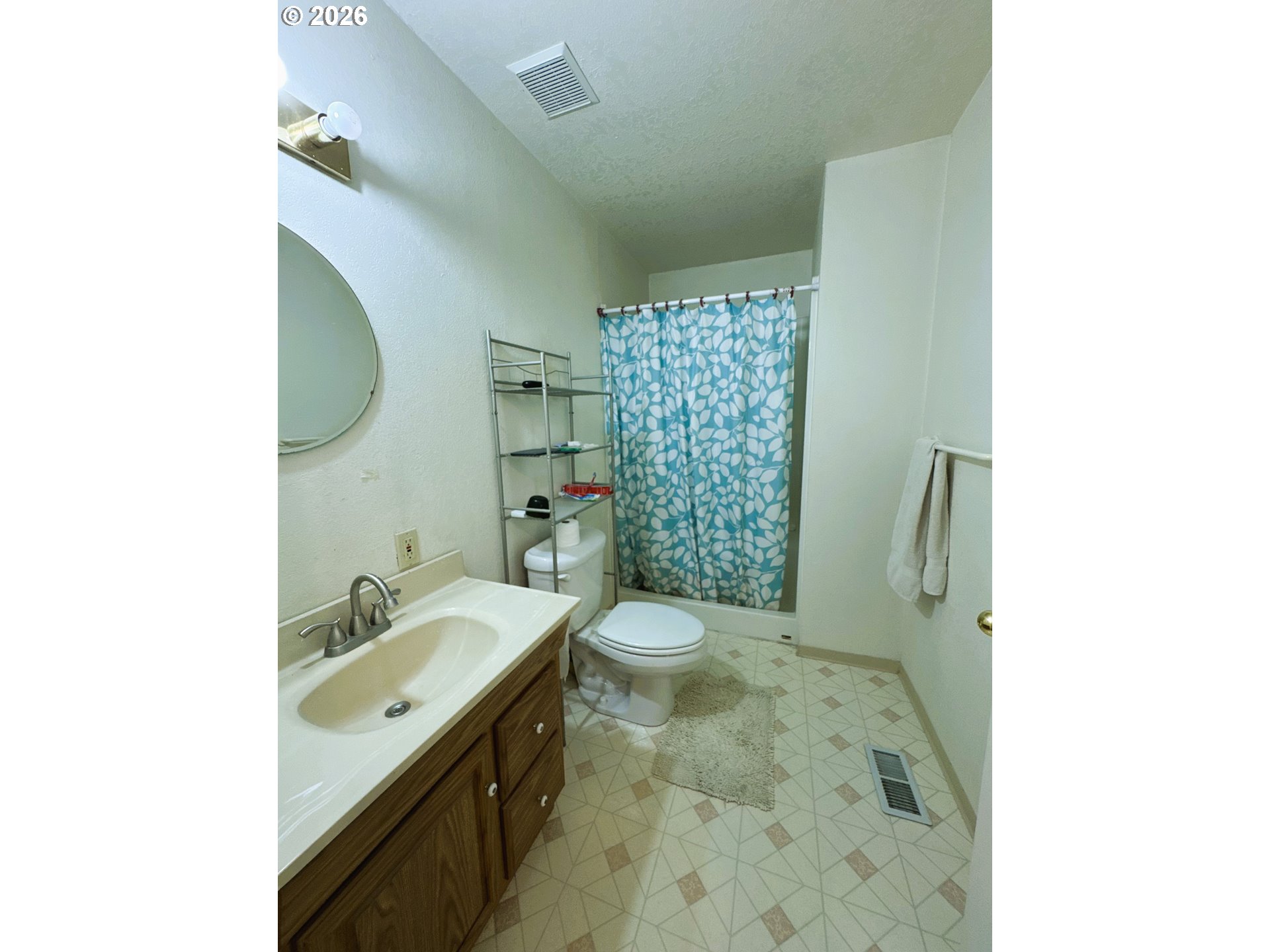 1918 Southeast Regner Road Gresham, OR 97080 - Photo 15 of 35 Bathroom
