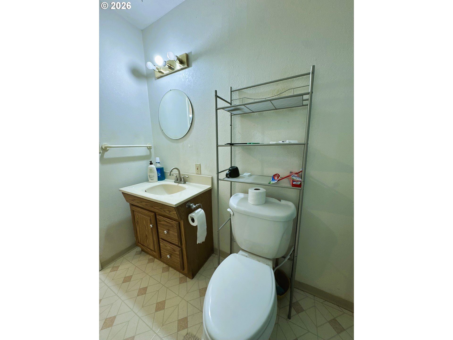 1918 Southeast Regner Road Gresham, OR 97080 - Photo 16 of 35 Bathroom