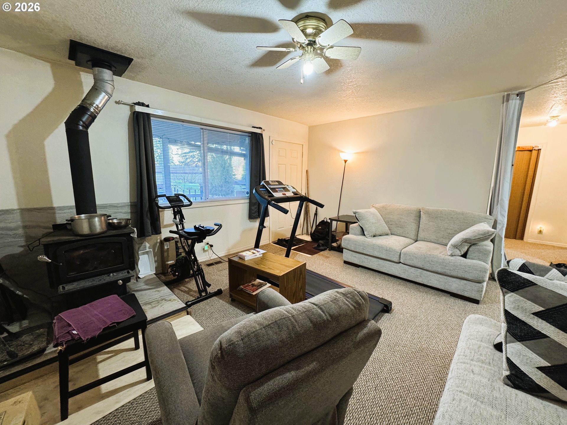 1918 Southeast Regner Road Gresham, OR 97080 - Photo 6 of 35 Living Room