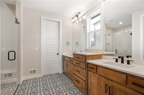 $750,000 | 17929 Manor Street, Overland Park, KS 66085