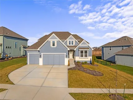 $750,000 | 17929 Manor Street, Overland Park, KS 66085
