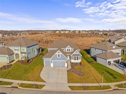 $750,000 | 17929 Manor Street, Overland Park, KS 66085