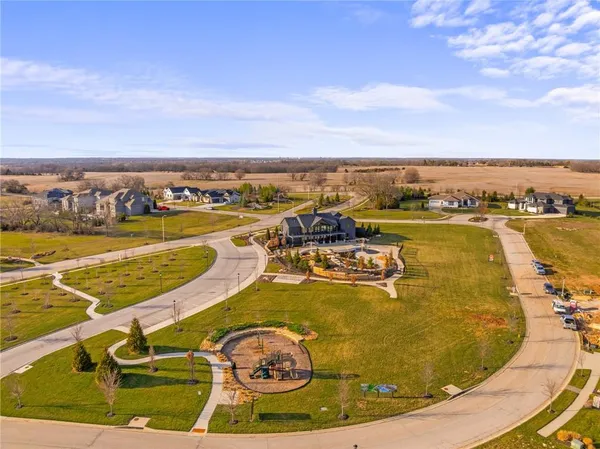 $775,000 | 17929 Manor Street, Overland Park, KS 66085