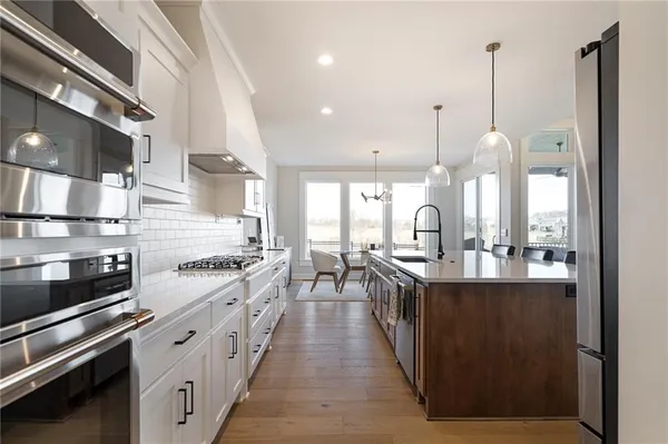 $775,000 | 17929 Manor Street, Overland Park, KS 66085