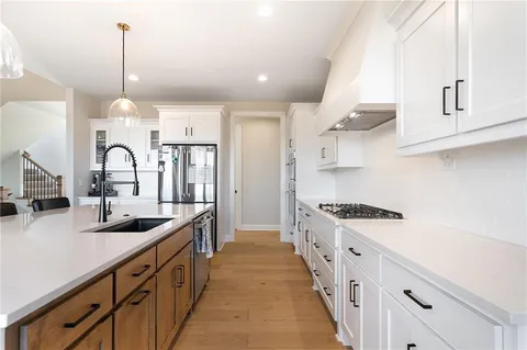 $775,000 | 17929 Manor Street, Overland Park, KS 66085