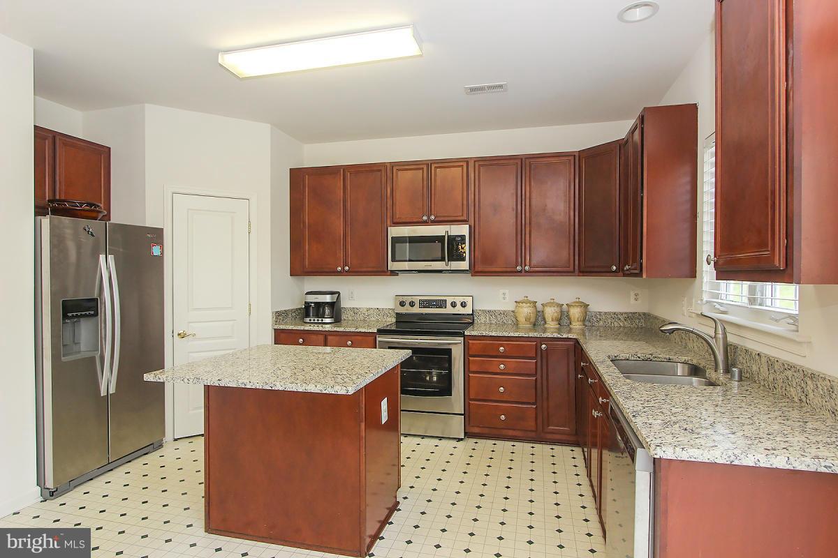8394 Glenmar Road Ellicott City, MD 21043 - Photo 15 of 30 Kitchen
