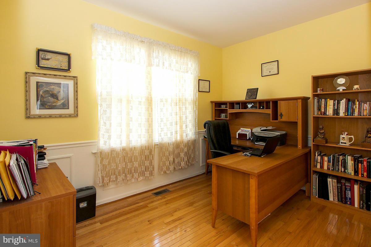 8394 Glenmar Road Ellicott City, MD 21043 - Photo 16 of 30 Interior (General)