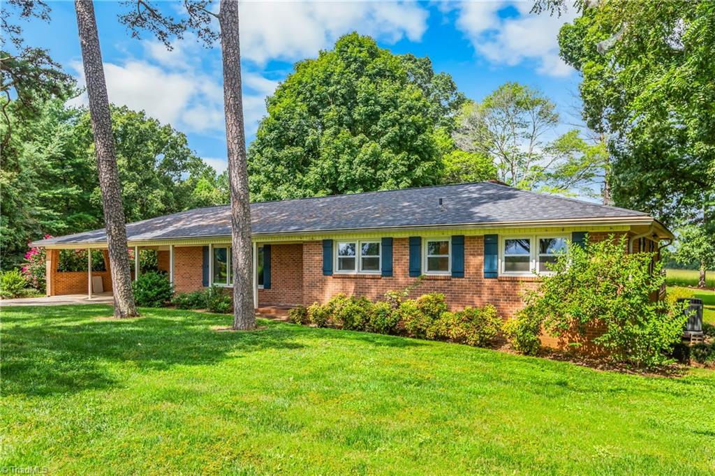 8544 Walnut Cove Road Walnut Cove, NC 27052 - Photo 4 of 50 Gallery Image 4