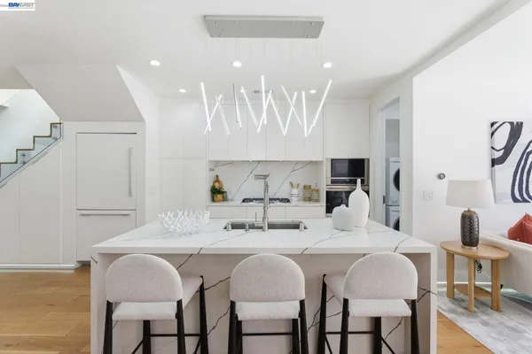 $1,998,000 | 2975 Cesar Chavez, San Francisco, CA 94110