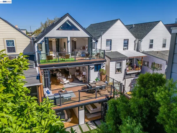 $1,998,000 | 2975 Cesar Chavez, San Francisco, CA 94110