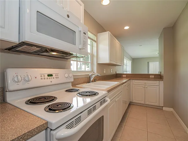 $1,950 | 922 Pirate Cove Lane, Vero Beach, FL 32963