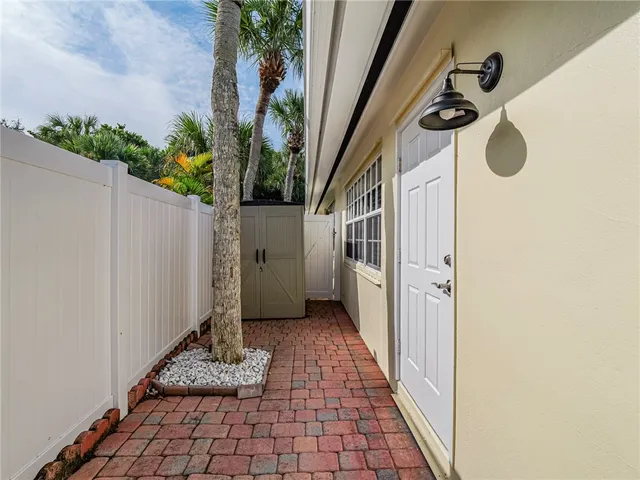 $1,950 | 922 Pirate Cove Lane, Vero Beach, FL 32963